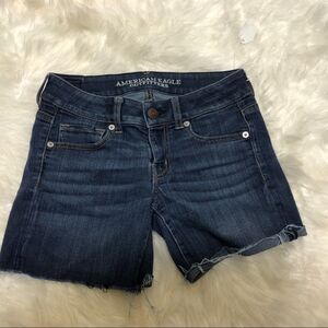 American Eagle Super Stretch Jean Shorts size 4 Raw Hem (1008)